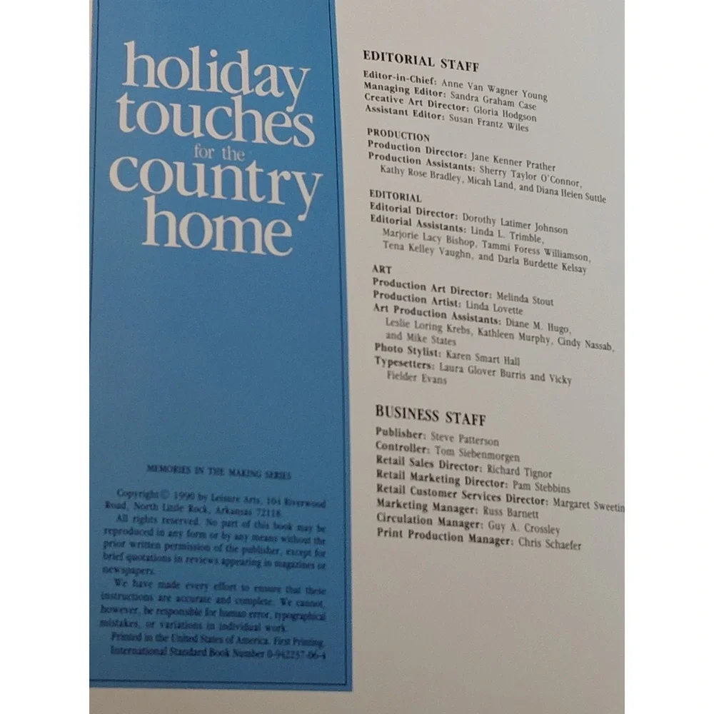 Holiday Touches for the Country Home Hardcover Book 1990 Leisure Arts Crafts